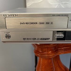 Samsung Gray DVD VR300 Recorder with Hi-Fi Stereo